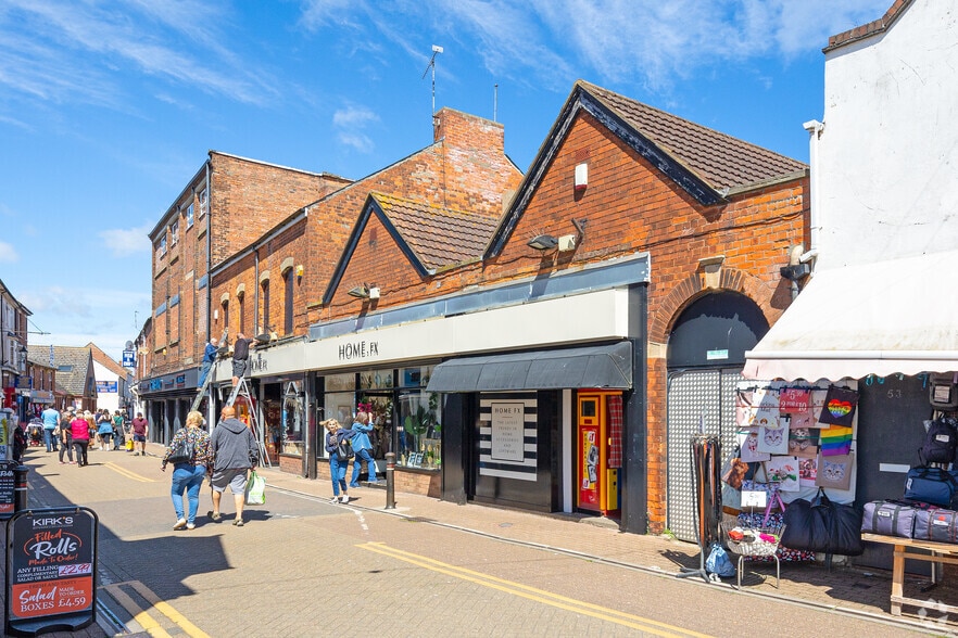47-51 High St, Skegness for lease - Building Photo - Image 2 of 3
