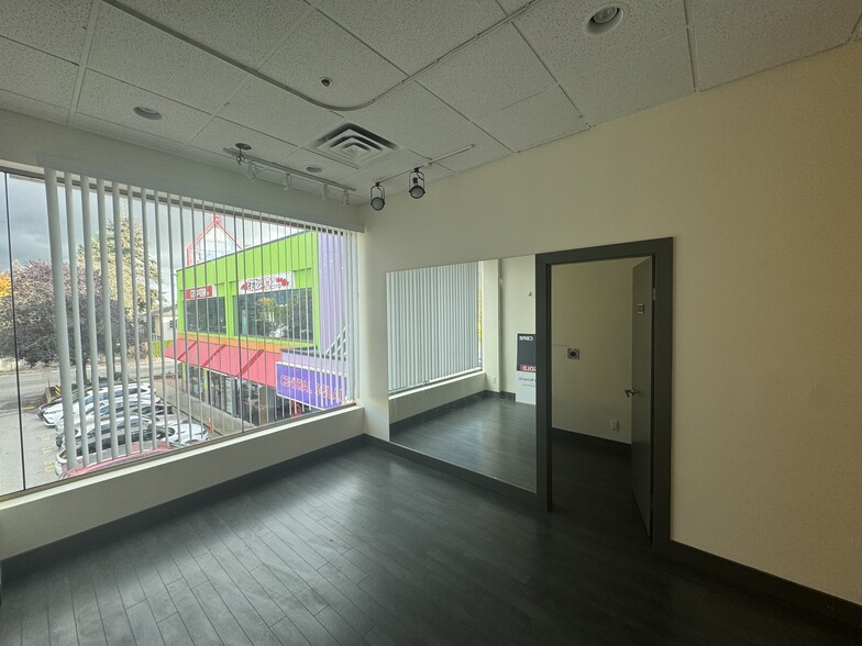 4231 Hazelbridge Way, Richmond, BC for lease - Building Photo - Image 3 of 9