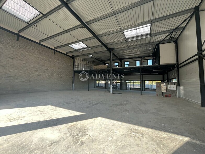 10 Boulevard De La Communauté, Buchelay for sale - Building Photo - Image 2 of 8