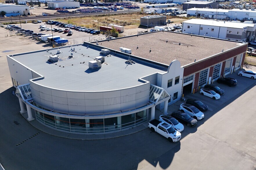 6613 Sparrow Dr, Leduc, AB à vendre - Photo du bâtiment - Image 1 de 6