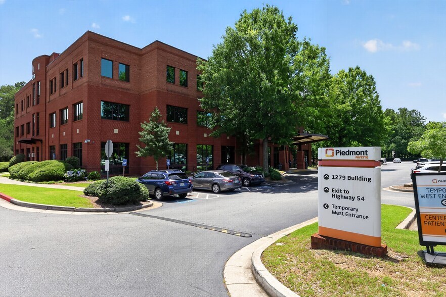 1279 Highway 54 W, Fayetteville, GA à louer - Photo du bâtiment - Image 3 de 10