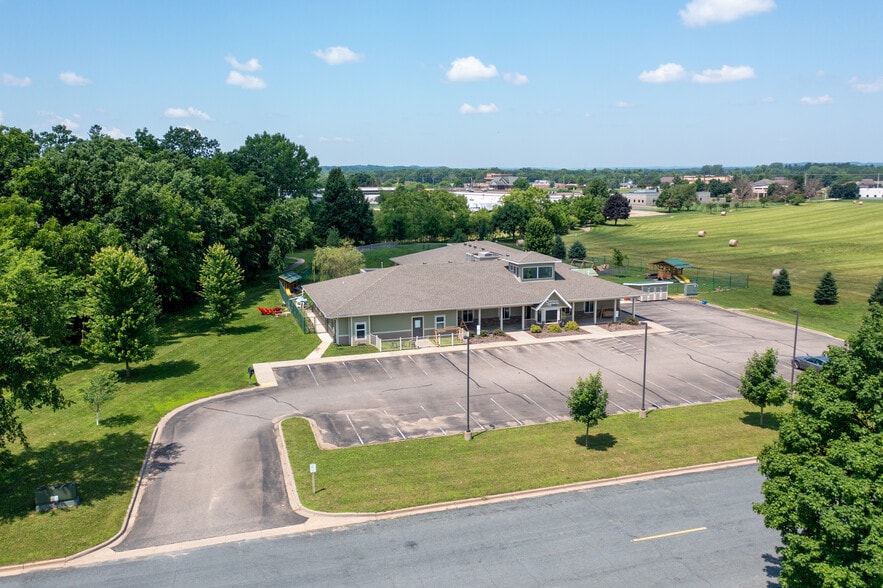 425 Technology Dr E, Menomonie, WI for sale - Building Photo - Image 3 of 6