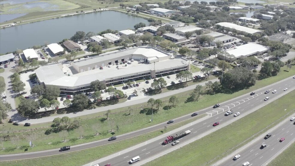 367 Interstate Blvd, Sarasota, FL à louer - Vidéo sur l’inscription commerciale - Image 2 de 13