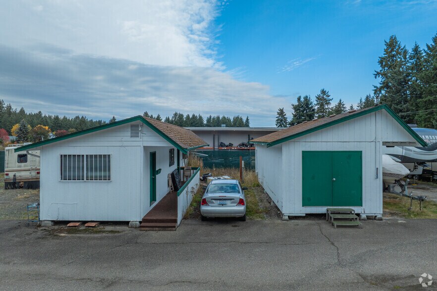 123 208th St E, Spanaway, WA à vendre - Photo du bâtiment - Image 3 de 5