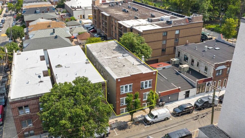 508 82nd St, North Bergen, NJ à vendre - Photo du bâtiment - Image 3 de 36