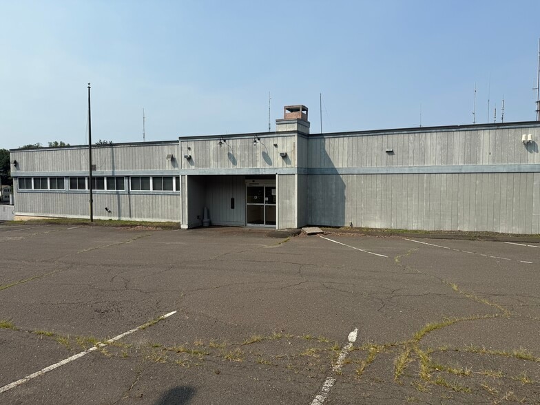 3 Main St, Newtown, CT for sale - Building Photo - Image 3 of 7