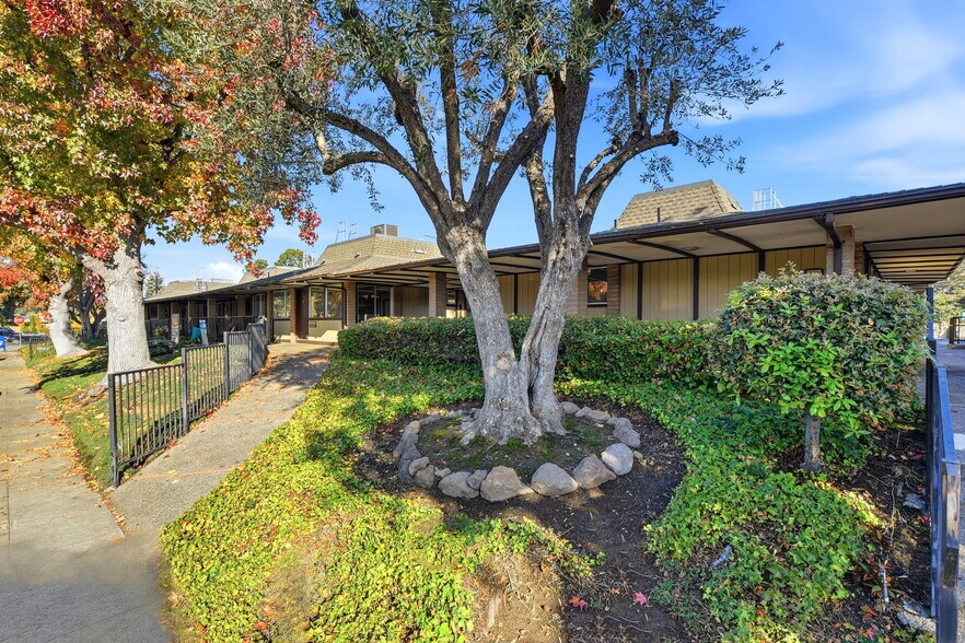 516 W Remington Dr, Sunnyvale, CA à vendre - Photo du bâtiment - Image 3 de 4