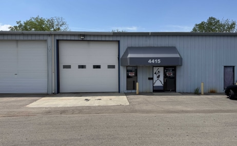 4419-4441 Robertson Rd, Madison, WI à louer - Photo du bâtiment - Image 2 de 6