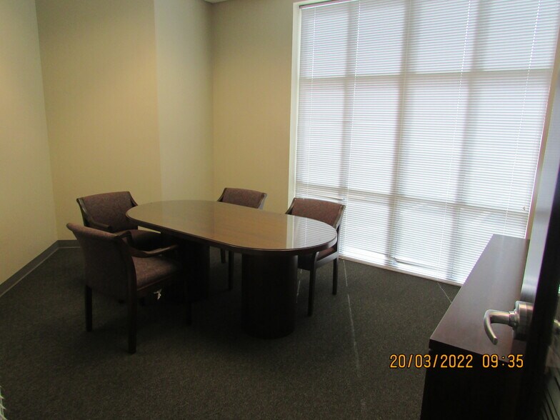 18940 S Tamiami Trl, Fort Myers, FL for lease - Interior Photo - Image 2 of 30