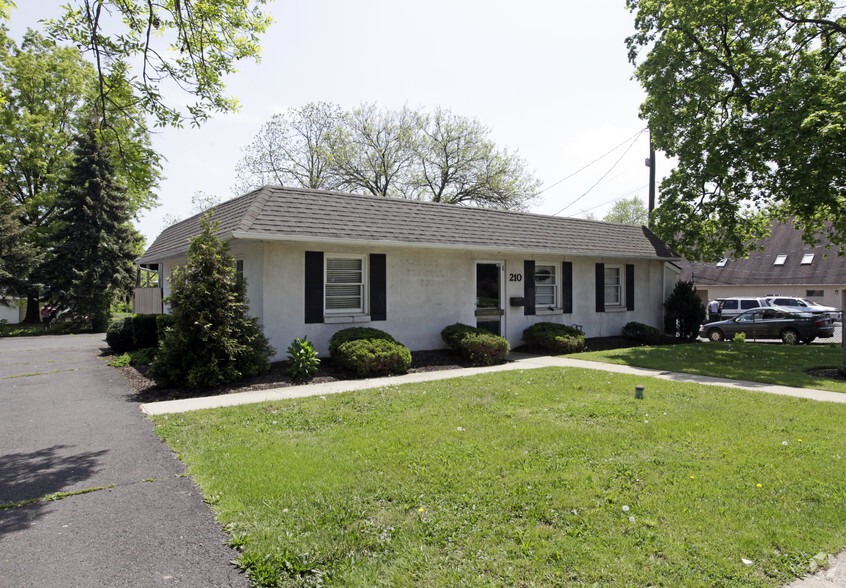 210 W Broad St, Hatfield, PA for sale - Primary Photo - Image 1 of 1