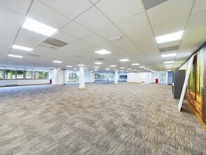 1 Finch Way, Bellshill for lease Interior Photo- Image 2 of 4