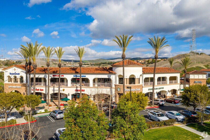 1001 Avenida Pico, San Clemente, CA à louer - Photo du bâtiment - Image 2 de 31