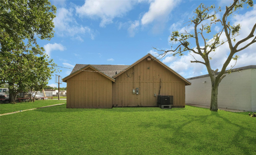 522 Highway 3, La Marque, TX for lease - Building Photo - Image 2 of 22