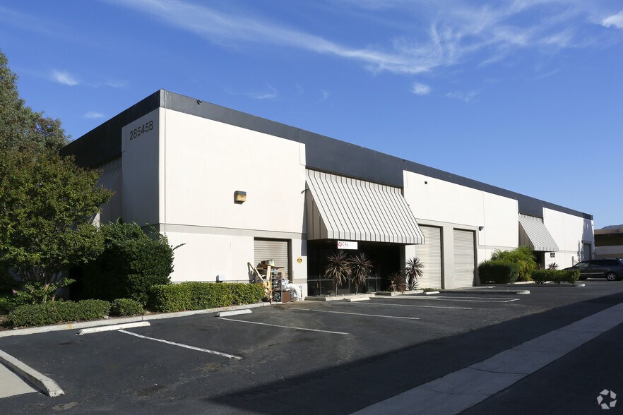 28545 Felix Valdez Ave, Temecula, CA à vendre - Photo du bâtiment - Image 2 de 15