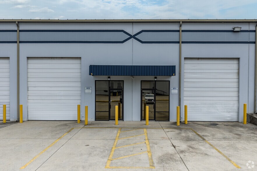 963 N Burnt Hickory Rd, Douglasville, GA à louer - Photo du bâtiment - Image 2 de 22