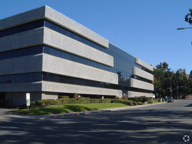 9988 Hibert St, San Diego, CA for lease - Building Photo - Image 2 of 7