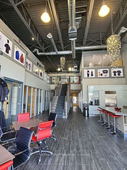 550 Speers Rd, Oakville, ON for lease - Lobby - Image 3 of 7