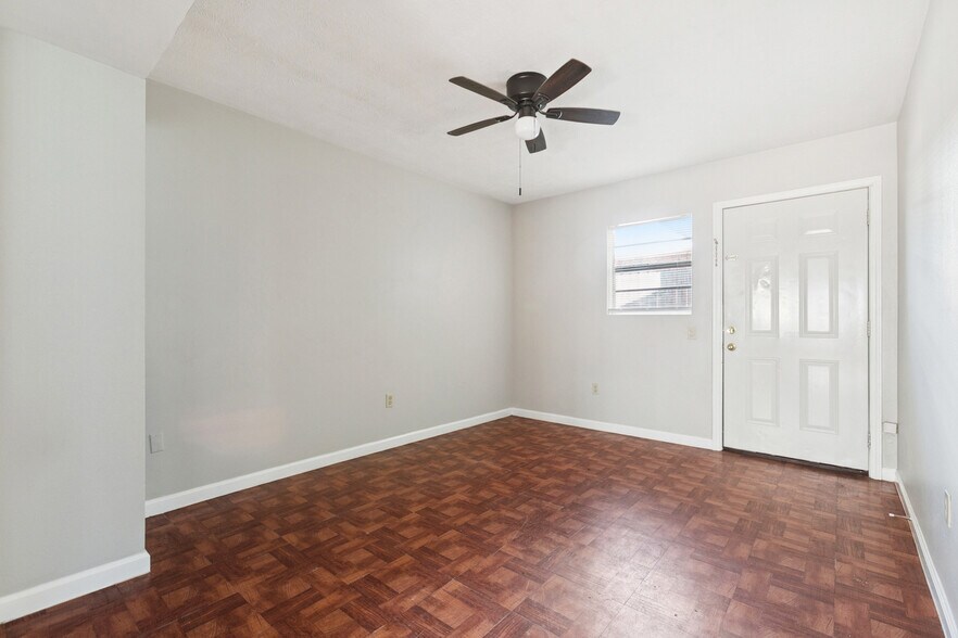 2222 Florida Ave, Kenner, LA à vendre - Photo du bâtiment - Image 2 de 10