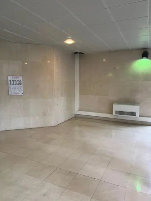 Office in Guyancourt for lease Interior Photo- Image 1 of 8