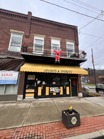 223 E Main St, Evans City, PA for sale - Building Photo - Image 2 of 13