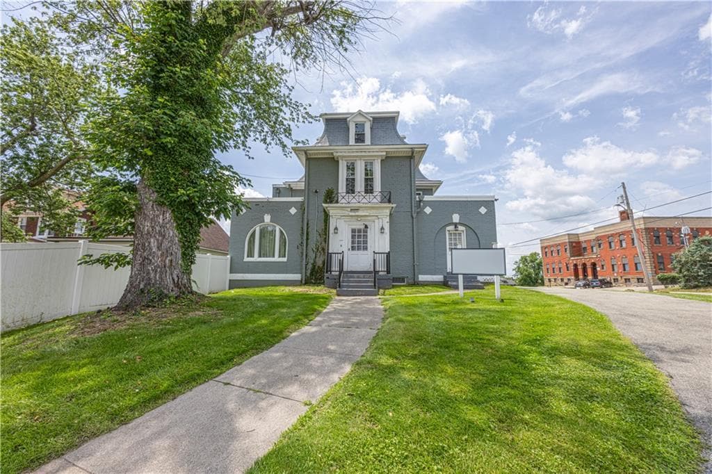 121 Ridge Ave, Washington, PA for sale Primary Photo- Image 1 of 22