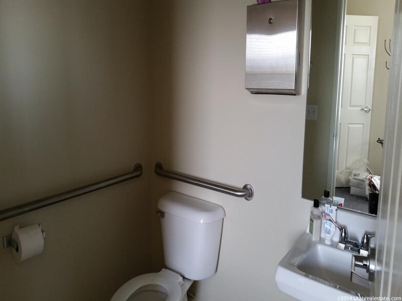 411-423 N Orem Blvd, Orem, UT for lease - Interior Photo - Image 2 of 62