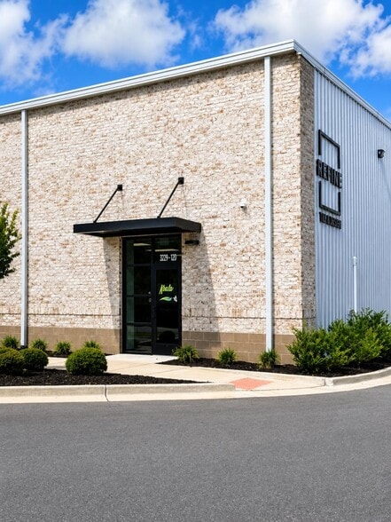 3229 Pennington Dr, Wilmington, NC for lease - Building Photo - Image 2 of 3