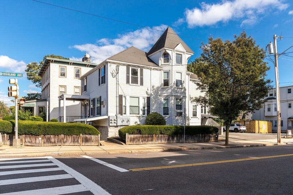 440 Pleasant St, Malden, MA à vendre Photo principale- Image 1 de 1