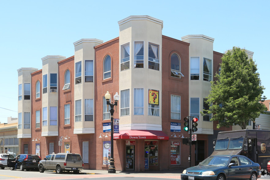 301 Grand Ave, South San Francisco, CA à louer - Photo du bâtiment - Image 1 de 10