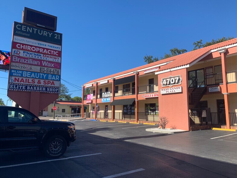 4707 W Gandy Blvd, Tampa, FL à louer - Photo du bâtiment - Image 2 de 21