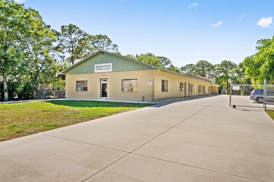 772 Washburn Rd, Melbourne, FL à louer - Photo du bâtiment - Image 1 de 11
