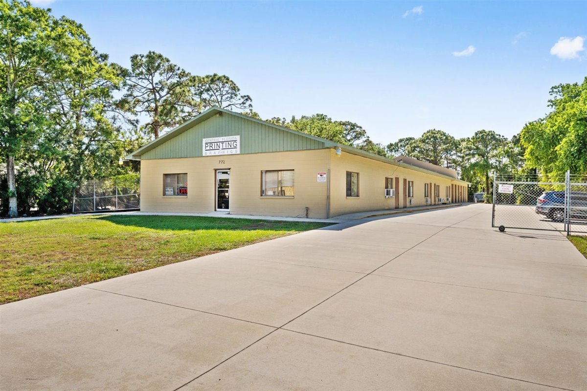 772 Washburn Rd, Melbourne, FL à louer Photo du bâtiment- Image 1 de 12