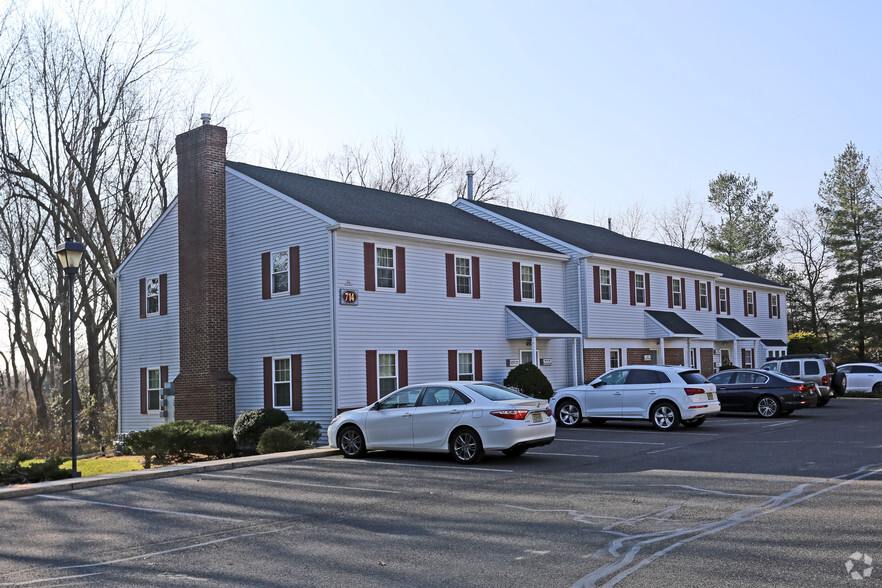 714 E Main St, Moorestown, NJ for sale - Primary Photo - Image 1 of 1