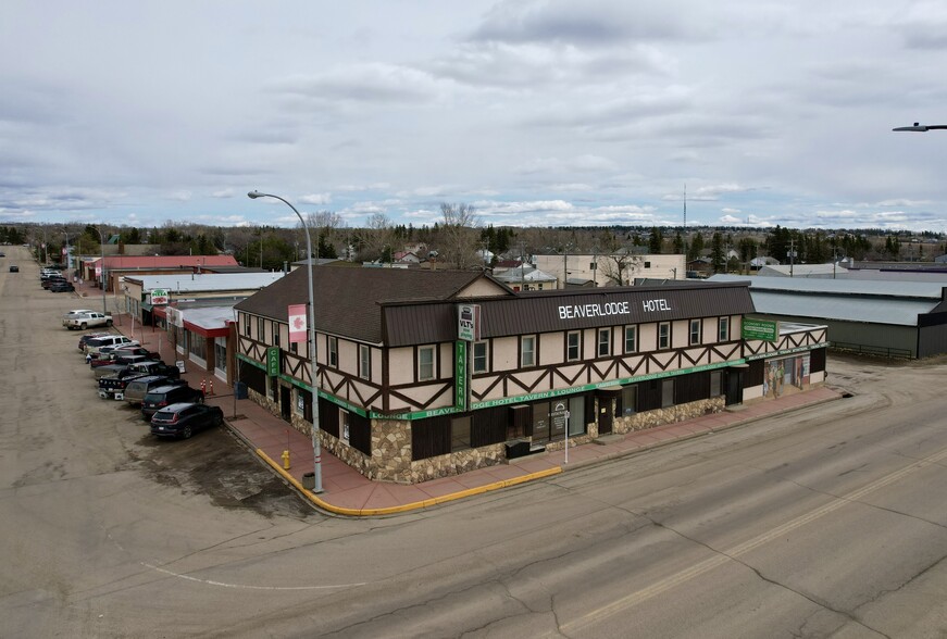 101 10th St, Beaverlodge, AB à vendre - Photo principale - Image 1 de 1