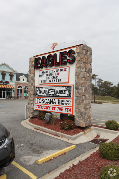 4201-4217 N Kings Hwy, Myrtle Beach, SC for lease - Building Photo - Image 2 of 15