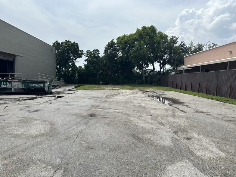 6701 N Powerline Rd, Fort Lauderdale, FL for lease - Building Photo - Image 3 of 15