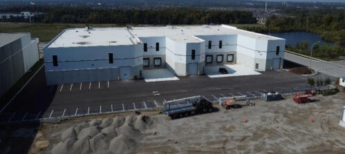 310 Addison Hall Cir, Aurora, ON for lease - Building Photo - Image 1 of 7