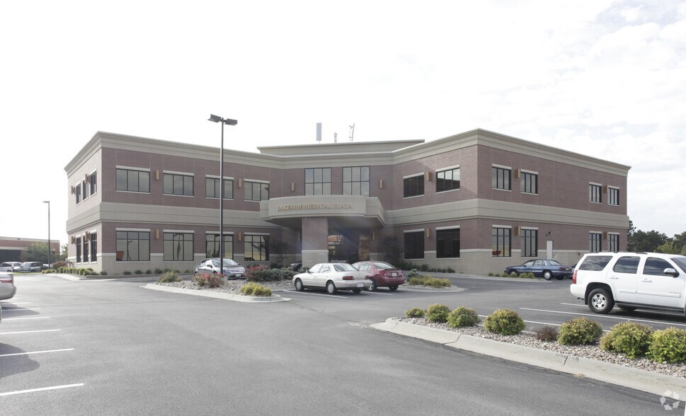 17001 Lakeside Hills Plz, Omaha, NE à louer - Photo du bâtiment - Image 2 de 2