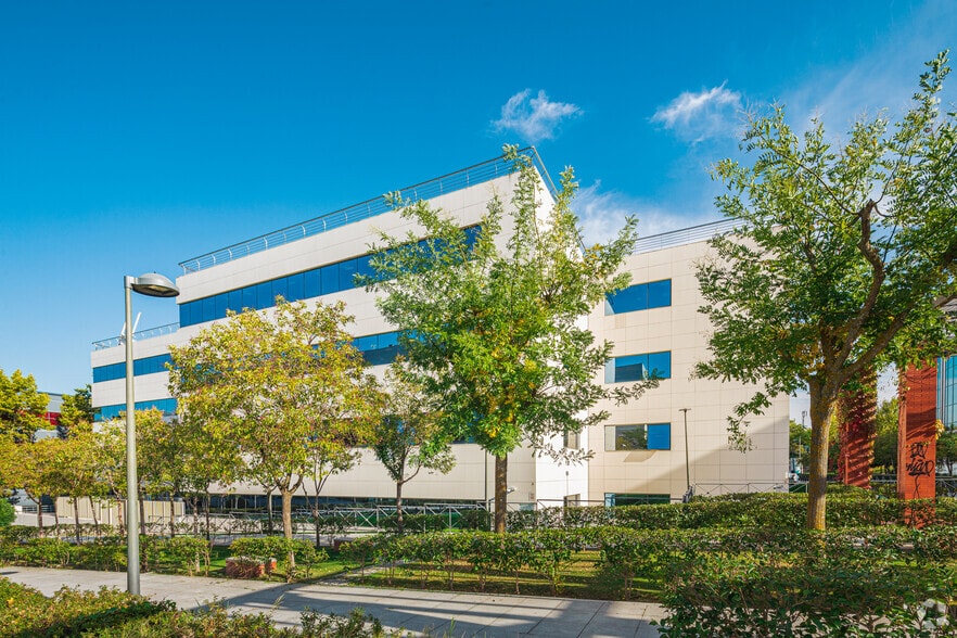 Calle Isla Graciosa, 3, San Sebastián de los Reyes, Madrid for lease - Building Photo - Image 3 of 6