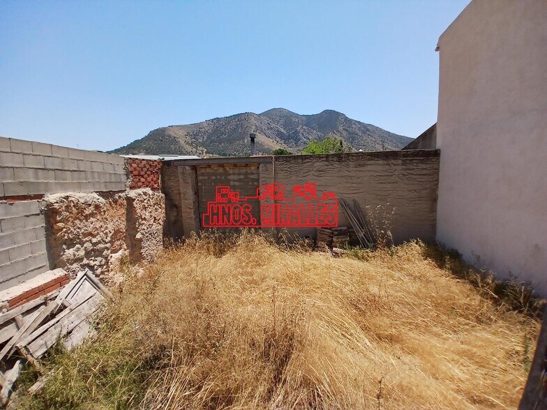 Terrain dans Algueña, Alicante à vendre - Photo du bâtiment - Image 3 de 5