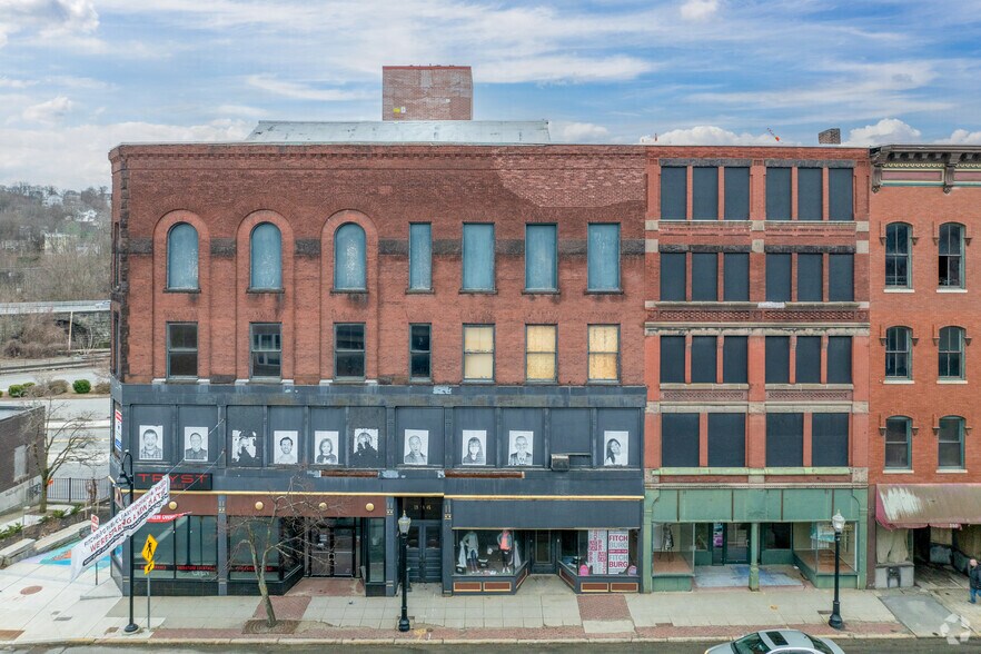 336 Main St, Fitchburg, MA for lease - Building Photo - Image 2 of 3
