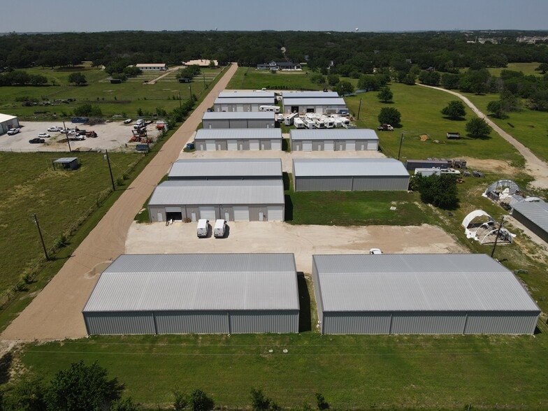 979 Stonecrest Rd, Argyle, TX à louer - Photo du bâtiment - Image 2 de 21