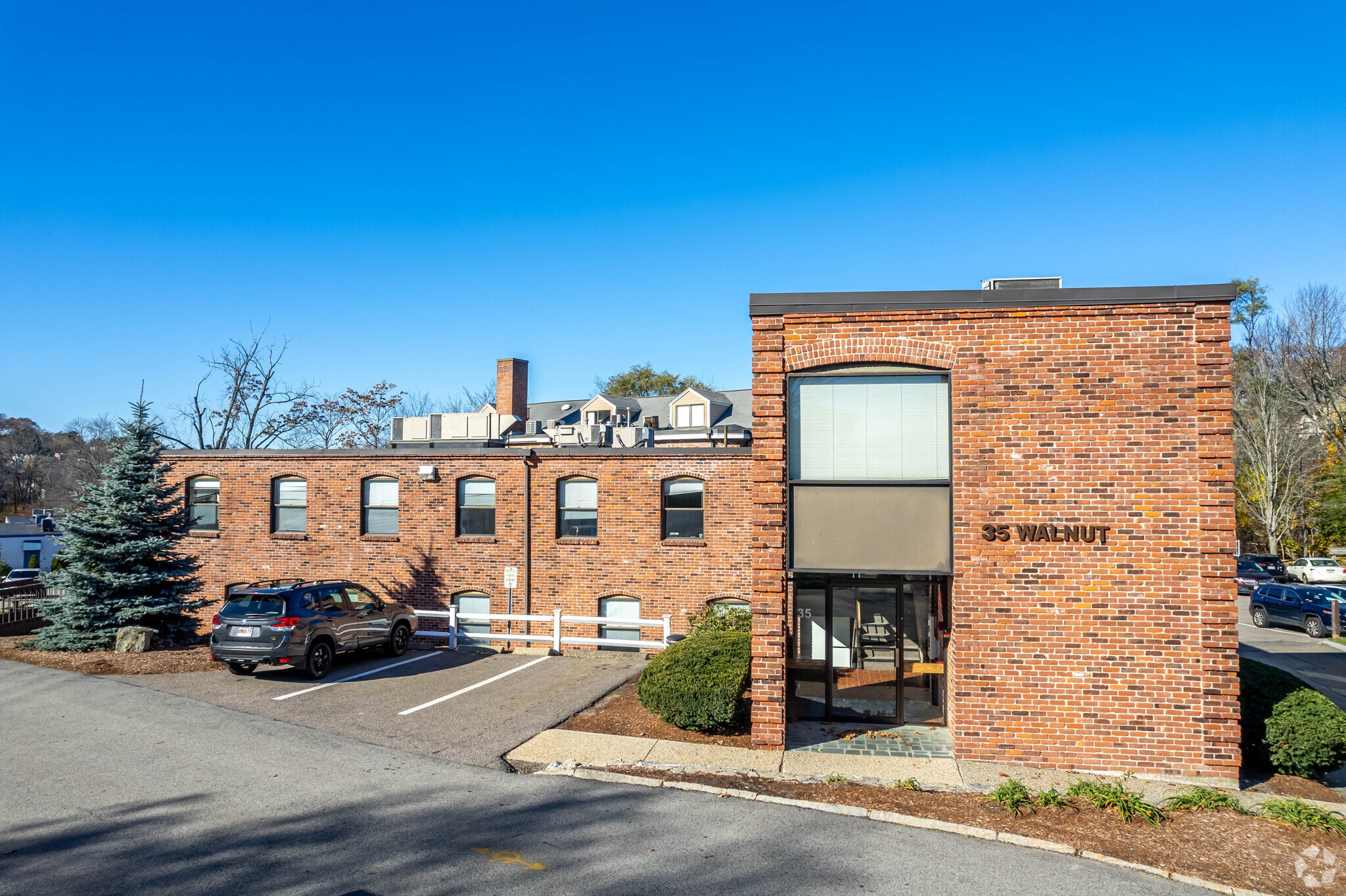 35 Walnut St, Wellesley, MA for lease Primary Photo- Image 1 of 7