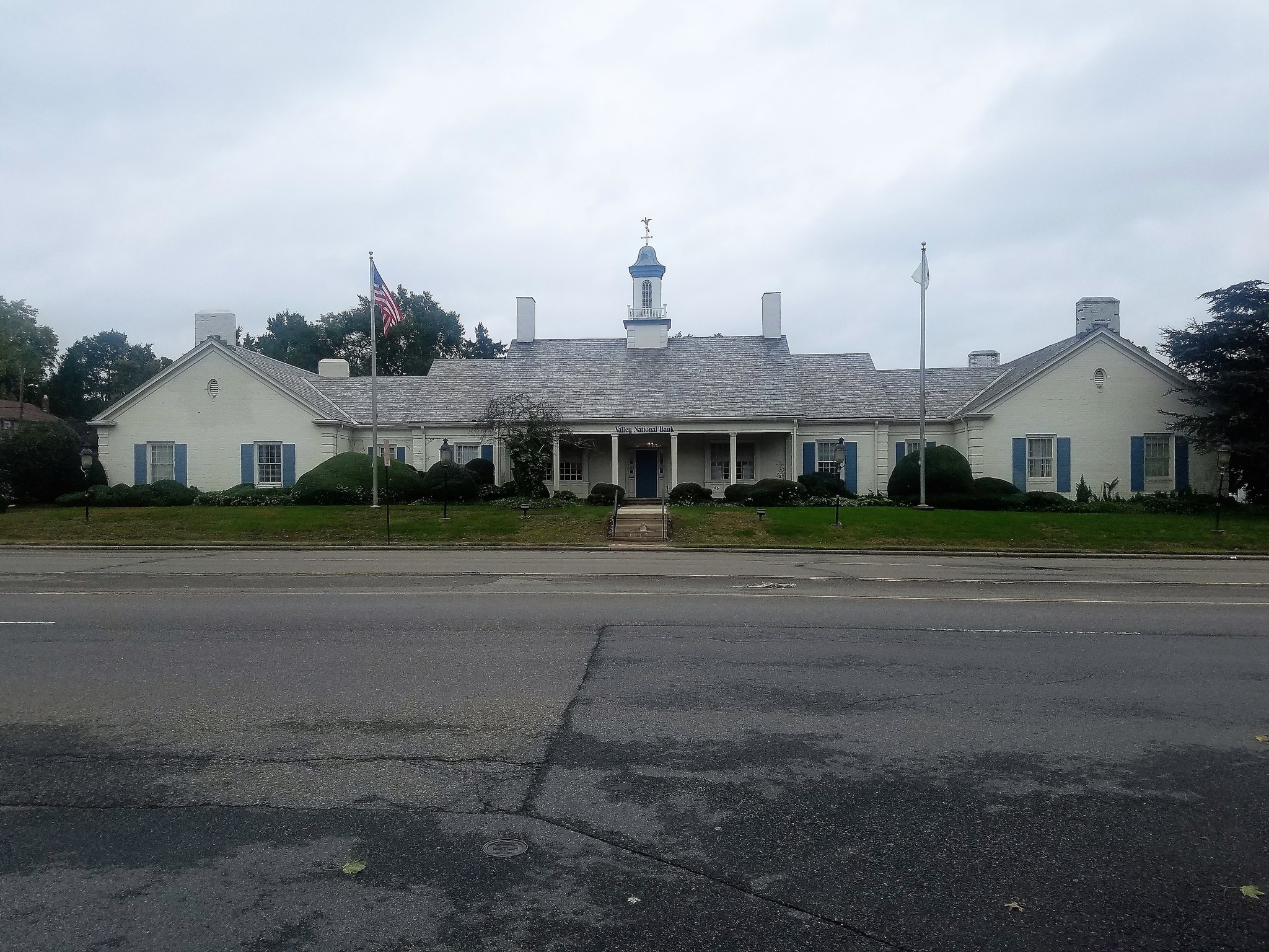 1059 Bloomfield Ave, West Caldwell, NJ for lease Primary Photo- Image 1 of 7