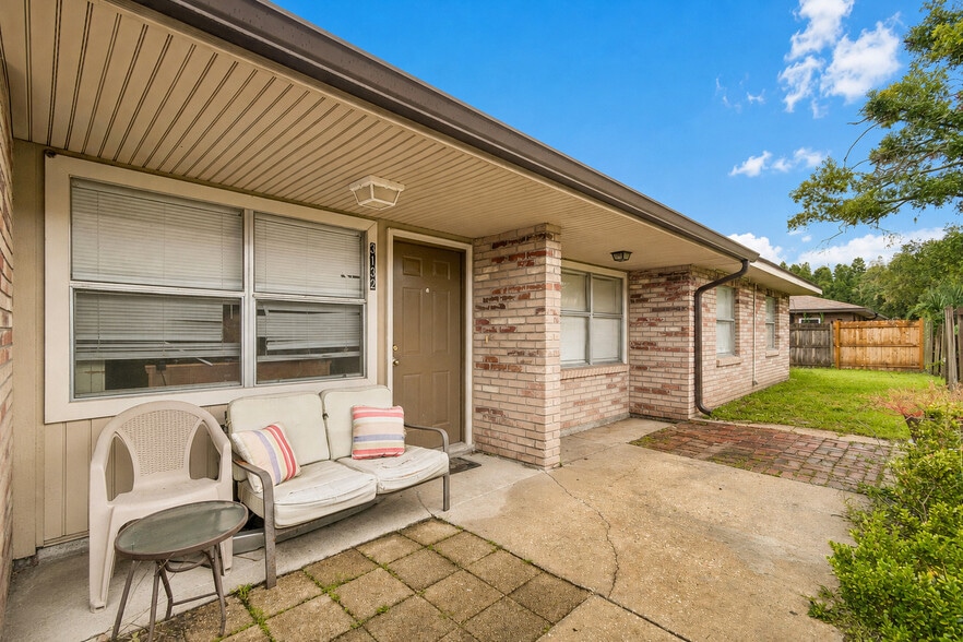 3132 Bloomingdale Villas Ct, Brandon, FL for sale - Building Photo - Image 2 of 92