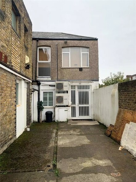 Downahill Rd, London for lease - Primary Photo - Image 1 of 5