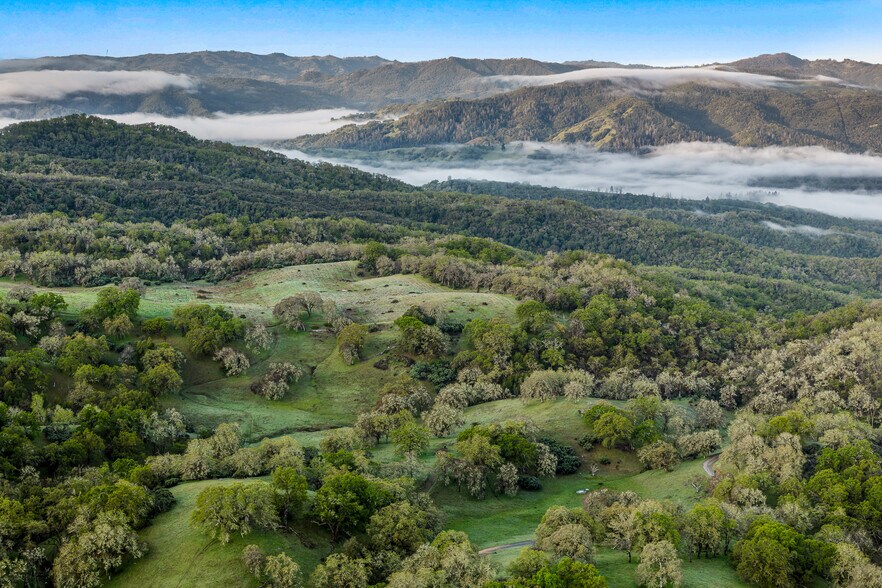 5155 Mill Creek Rd, Talmage, CA à vendre - Photo du bâtiment - Image 3 de 54