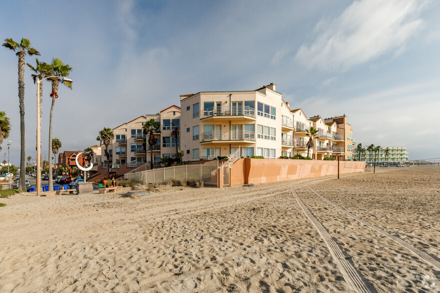 710 Seacoast Dr, Imperial Beach, CA à vendre - Photo principale - Image 1 de 1