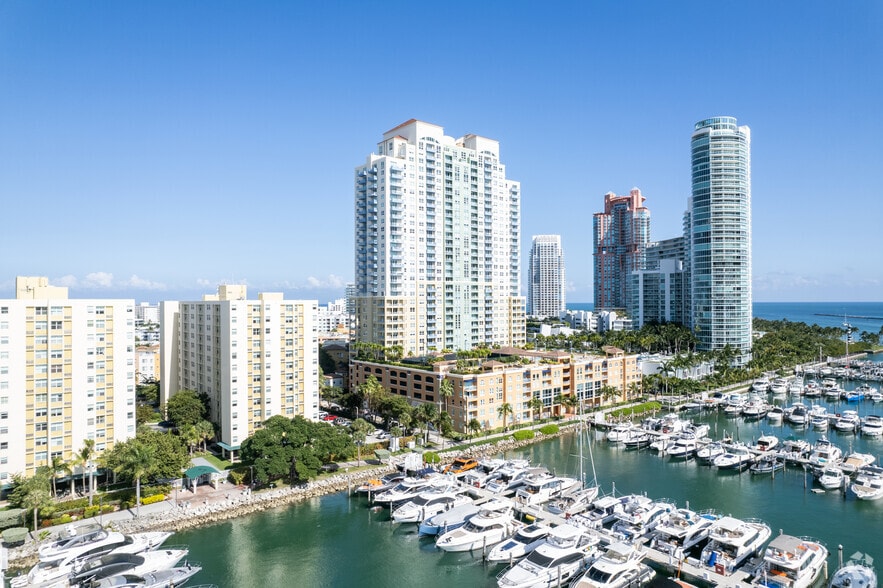 90 Alton Rd, Miami Beach, FL à louer - Photo du bâtiment - Image 2 de 16