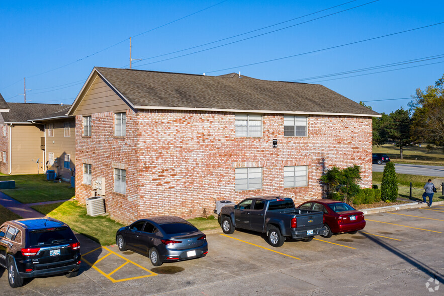 Multi-résidentiel dans Bartlesville, OK à vendre - Photo principale - Image 1 de 1